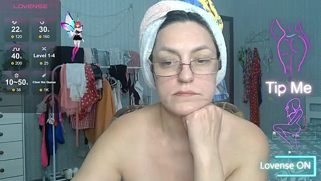 Snapshot of Soffya_Soy chatting on 11/16/25, 12:44 Soffya Soy online show from 11/16/25, 12:44