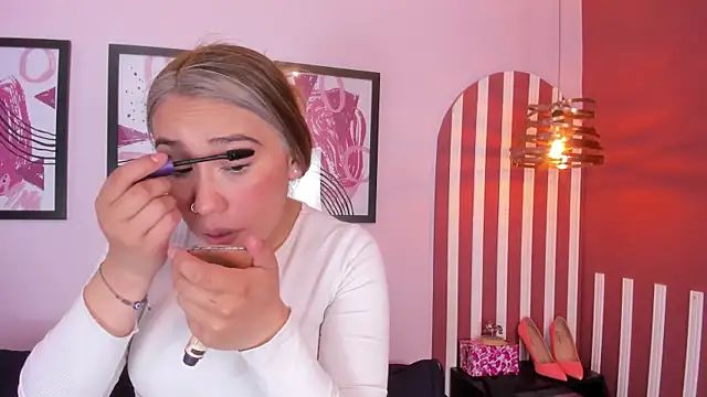 Lannajansen online show from 10/14/25, 06:20