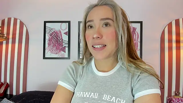 Lannajansen online show from 10/18/25, 04:41