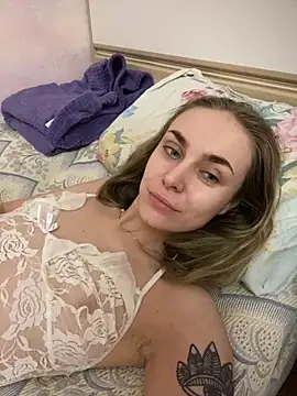 Snapshot of White_Lu chatting on 01/23/25, 10:22 White Lu online show from 01/23/25, 10:22