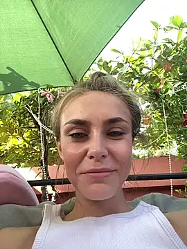 White Lu online show from 02/15/26, 02:19