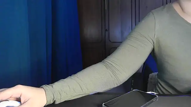 bunnyfox420 online show from 12/16/25, 05:18