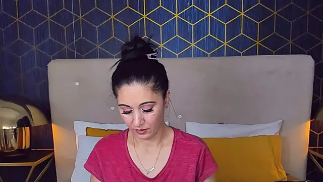 Snapshot of ValeryBlakes chatting on 03/19/25, 08:11 ValeryBlakes online show from 03/19/25, 08:11