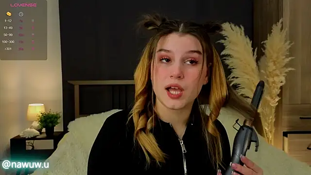 Snapshot of nawuwu chatting on 02/20/25, 09:33 nawuwu online show from 02/20/25, 09:33