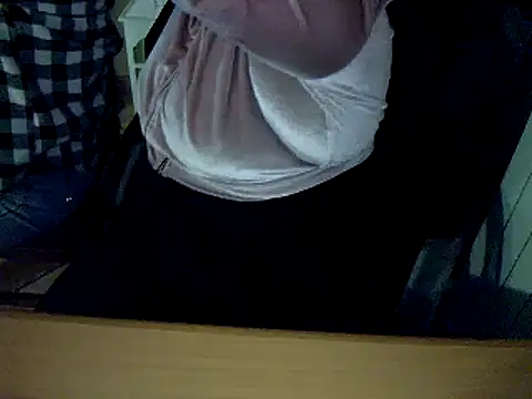 Snapshot of topina8 chatting on 03/07/25, 10:21 topina8 online show from 03/07/25, 10:21