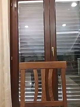 Snapshot of topina8 chatting on 10/10/25, 09:19 topina8 online show from 10/10/25, 09:19