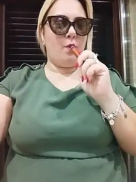 Snapshot of topina8 chatting on 10/11/25, 07:01 topina8 online show from 10/11/25, 07:01