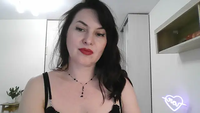 Victoria Glam online show from 02/13/25, 10:43