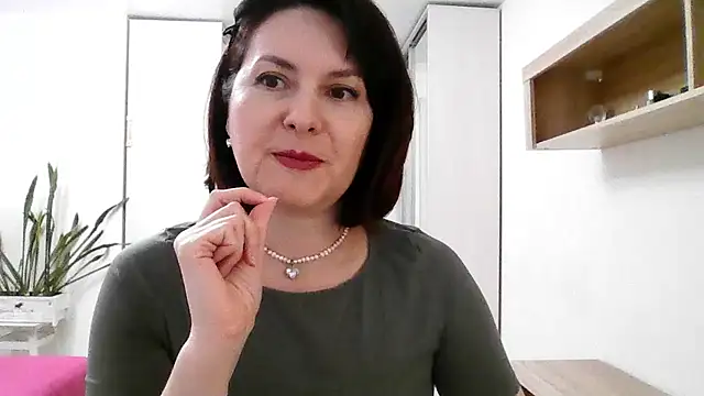 Victoria Glam online show from 10/31/25, 04:52