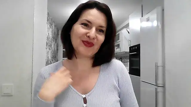 Victoria Glam online show from 12/15/25, 05:28