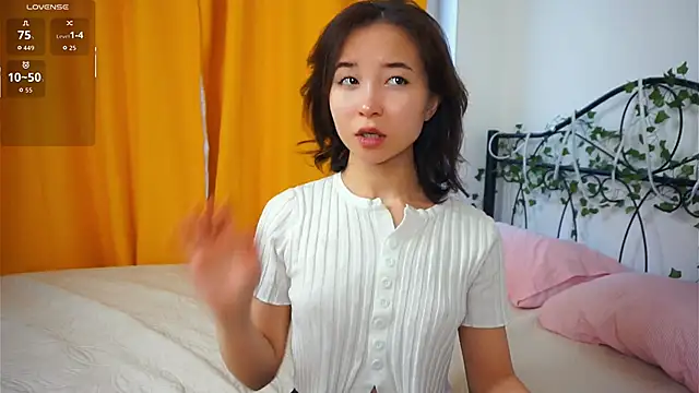 VeronaCritchlow online show from 10/29/25, 07:21