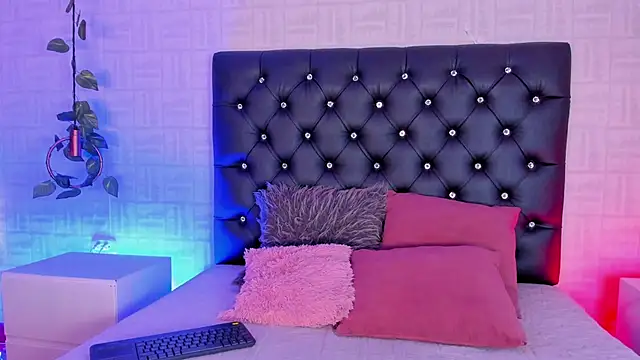 Hannah Jonhson online show from 02/04/25, 12:22