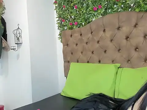 MelodyHott2 online show from 10/02/25, 02:13