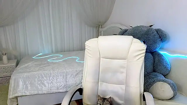 Donna Sun online show from 03/09/25, 05:44