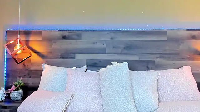 MeganCrow online show from 03/02/25, 09:54