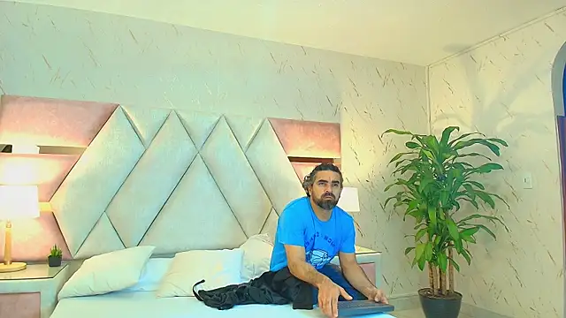 anastasia marco online show from 02/11/25, 12:05