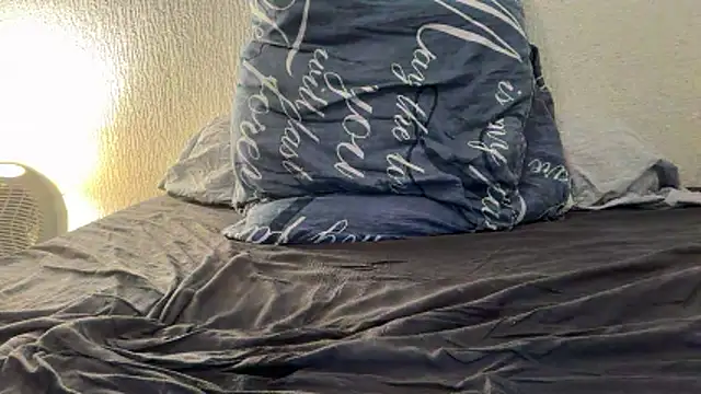 Snapshot of mangemoilabite1 chatting on 04/02/26, 04:37 mangemoilabite1 online show from 04/02/26, 04:37