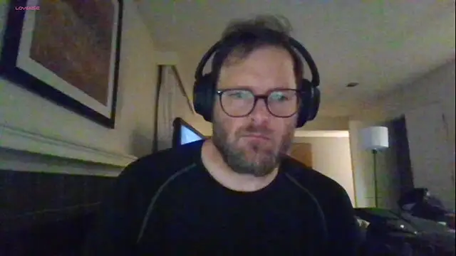 Snapshot of rrunner7718 chatting on 09/17/25, 06:48 rrunner7718 online show from 09/17/25, 06:48