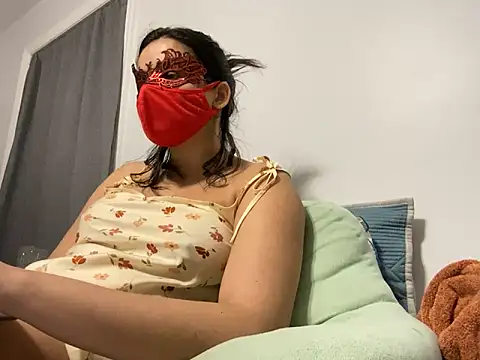 Snapshot of desiiiinigal chatting on 03/19/25, 05:08 desiiiinigal online show from 03/19/25, 05:08