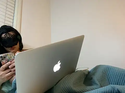 desiiiinigal online show from 06/17/26, 09:45
