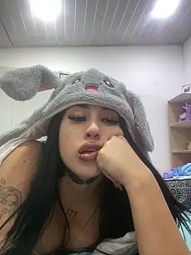 Girl milk7 online show from 03/19/25, 07:29