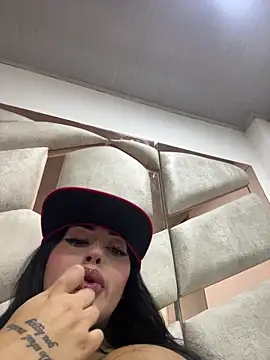 Girl milk7 online show from 03/03/26, 06:41