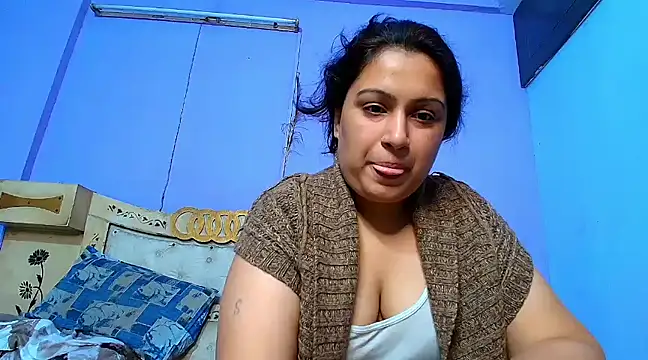 Snapshot of Sophia_James chatting on 02/13/25, 05:22 Sophia James online show from 02/13/25, 05:22