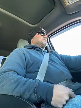 Snapshot of luiriv04 chatting on 01/23/25, 11:05 luiriv04 online show from 01/23/25, 11:05