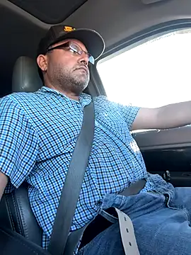 Snapshot of luiriv04 chatting on 09/21/25, 11:50 luiriv04 online show from 09/21/25, 11:50