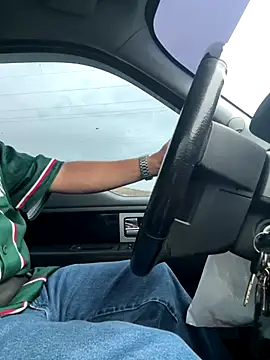 Snapshot of luiriv04 chatting on 10/11/25, 12:21 luiriv04 online show from 10/11/25, 12:21