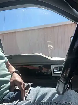 Snapshot of luiriv04 chatting on 10/20/25, 06:19 luiriv04 online show from 10/20/25, 06:19