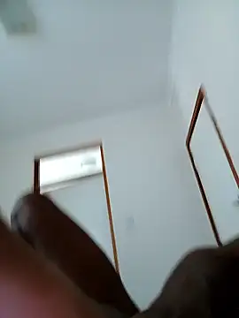 Snapshot of babyboy_tee chatting on 09/22/25, 02:52 babyboy tee online show from 09/22/25, 02:52