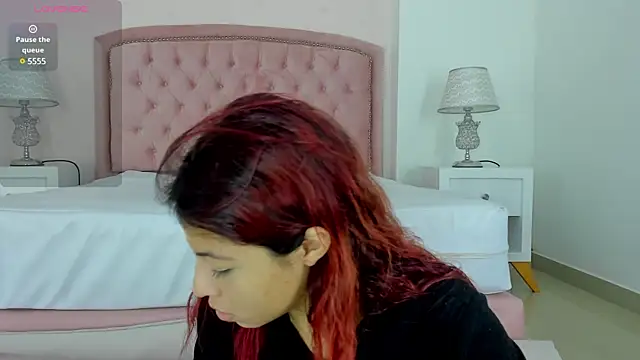 Snapshot of Kendall__Fox chatting on 02/10/25, 05:36 Kendall Fox online show from 02/10/25, 05:36