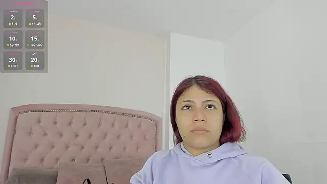 Snapshot of Kendall__Fox chatting on 10/01/25, 04:07 Kendall Fox online show from 10/01/25, 04:07