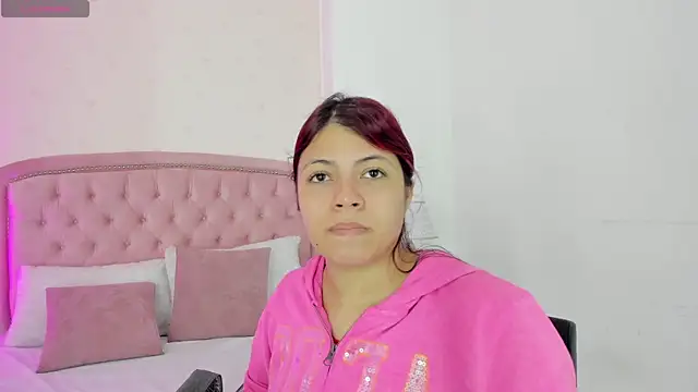 Snapshot of Kendall__Fox chatting on 10/25/25, 05:15 Kendall Fox online show from 10/25/25, 05:15