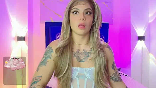 Snapshot of REBECA_VALENTINE chatting on 01/27/25, 11:54 REBECA VALENTINE online show from 01/27/25, 11:54