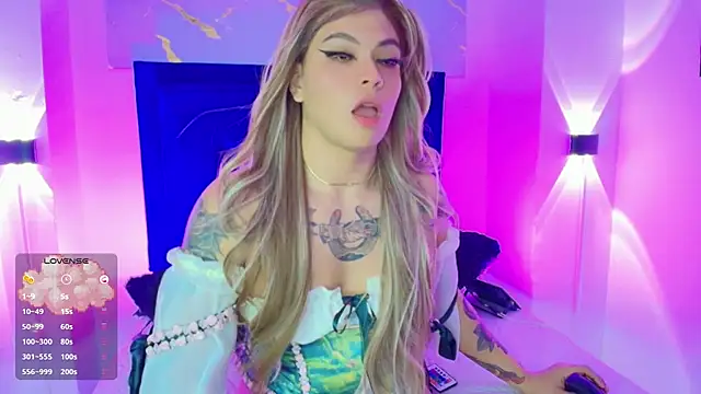 Snapshot of REBECA_VALENTINE chatting on 01/29/25, 01:27 REBECA VALENTINE online show from 01/29/25, 01:27