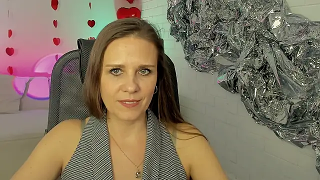 EmiliaBedy online show from 02/18/25, 12:17