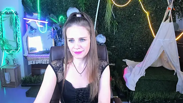 EmiliaBedy online show from 11/06/25, 09:10