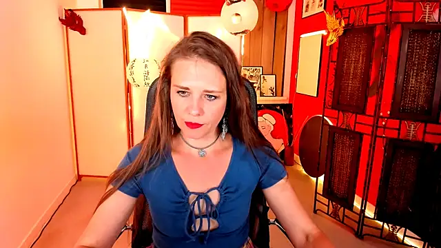 Snapshot of EmiliaBedy chatting on 06/26/26, 05:12 EmiliaBedy online show from 06/26/26, 05:12