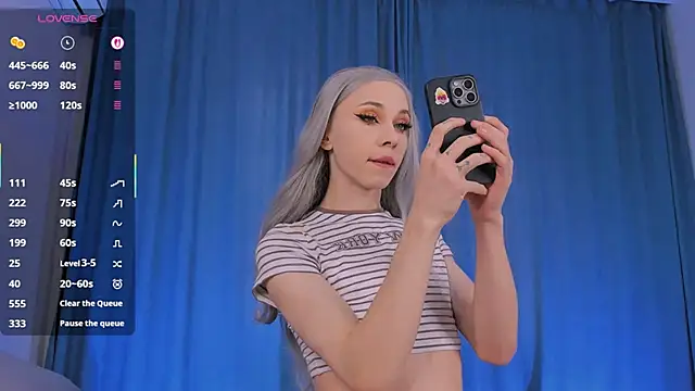 Shiny Jennifer online show from 11/08/25, 06:02