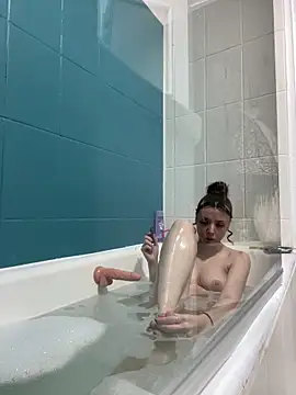 bunnythetailor online show from 02/03/25, 05:40