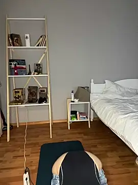 bunnythetailor online show from 02/14/25, 11:09