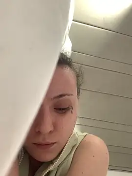 Snapshot of bunnythetailor chatting on 05/17/26, 12:01 bunnythetailor online show from 05/17/26, 12:01