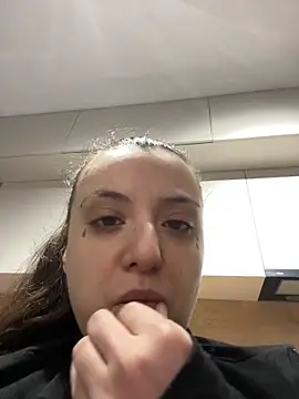 Snapshot of bunnythetailor chatting on 06/02/26, 06:32 bunnythetailor online show from 06/02/26, 06:32