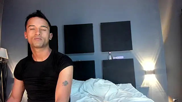 Nikki and Mayk online show from 09/16/25, 04:02