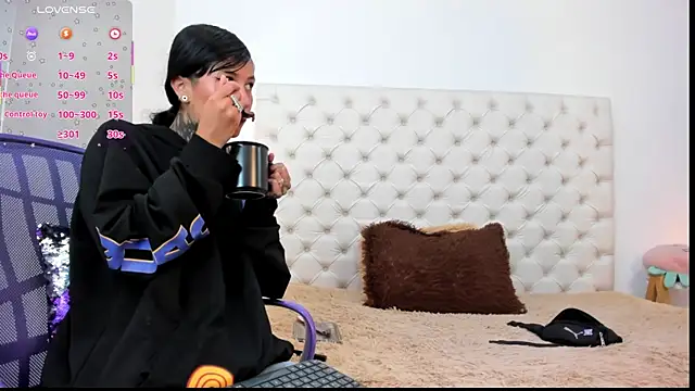 esmeralda06 online show from 04/17/26, 02:20