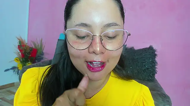 Snapshot of evaa_greey chatting on 03/10/25, 10:02 evaa greey online show from 03/10/25, 10:02