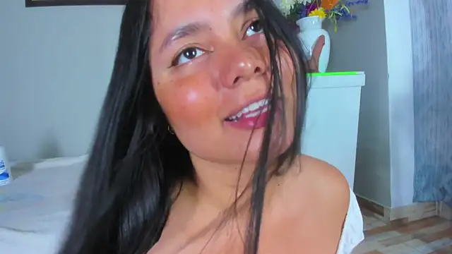 Snapshot of evaa_greey chatting on 11/09/25, 08:07 evaa greey online show from 11/09/25, 08:07