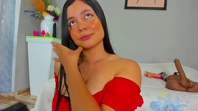 Snapshot of evaa_greey chatting on 11/21/25, 08:07 evaa greey online show from 11/21/25, 08:07